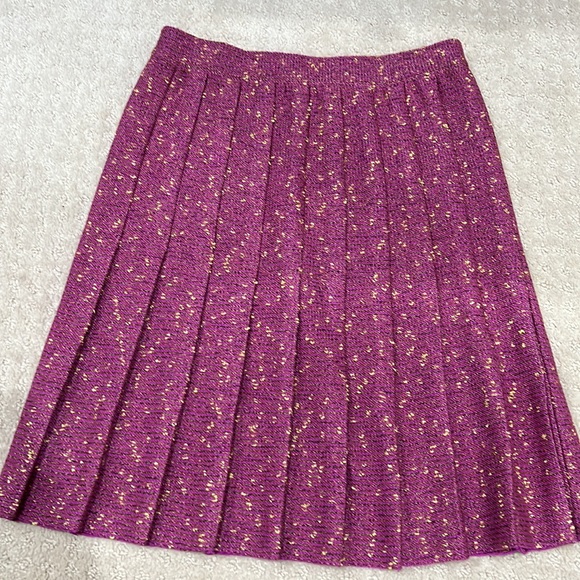 St. John’s pleated skirt - Picture 3 of 3